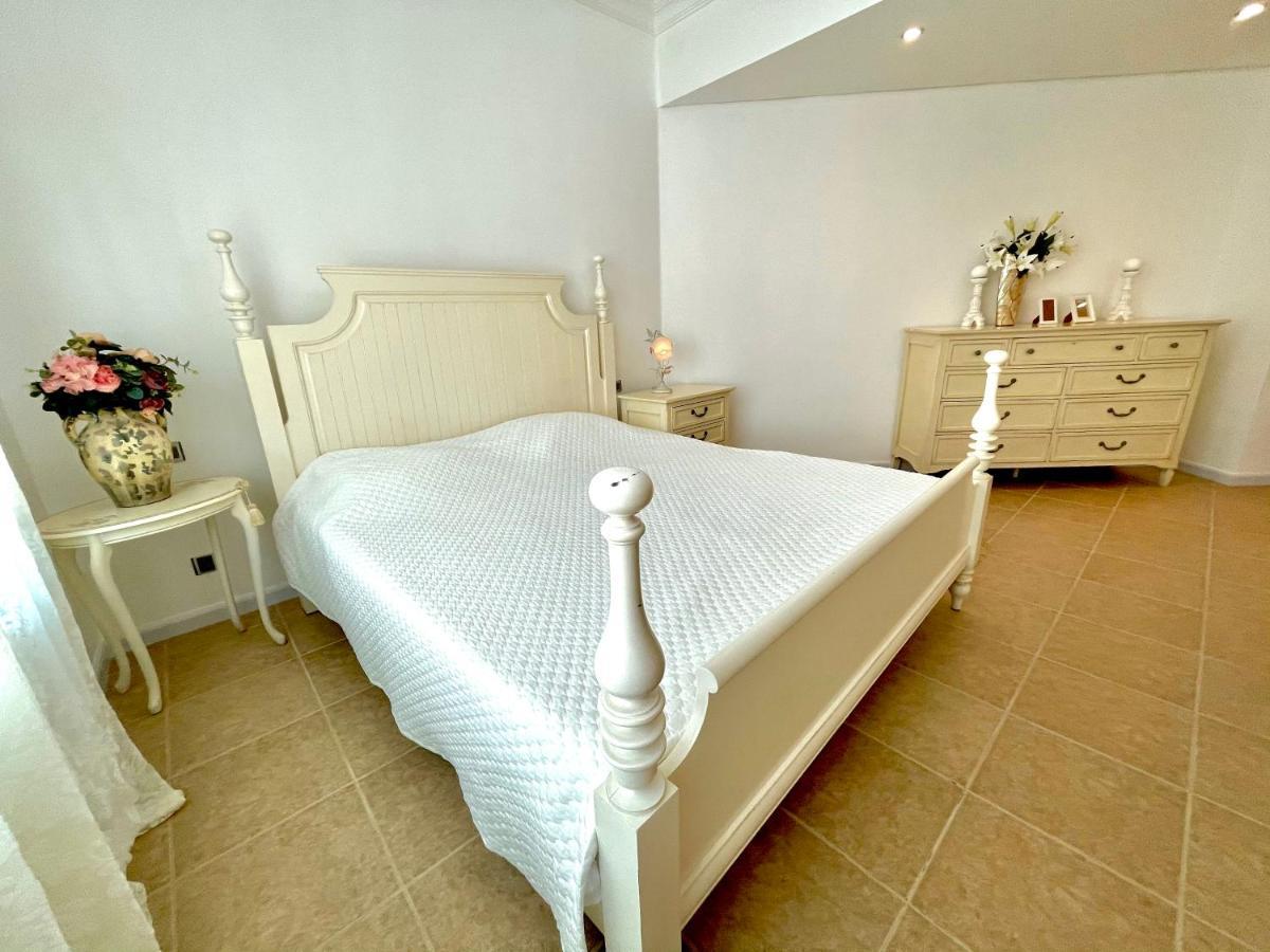 Luxury - Beachfront - Spacious Shoreline Residences - 5 Star Private * دبي