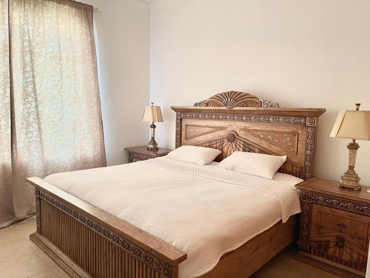Luxury - Beachfront - Spacious Shoreline Residences - 5 Star Private * دبي