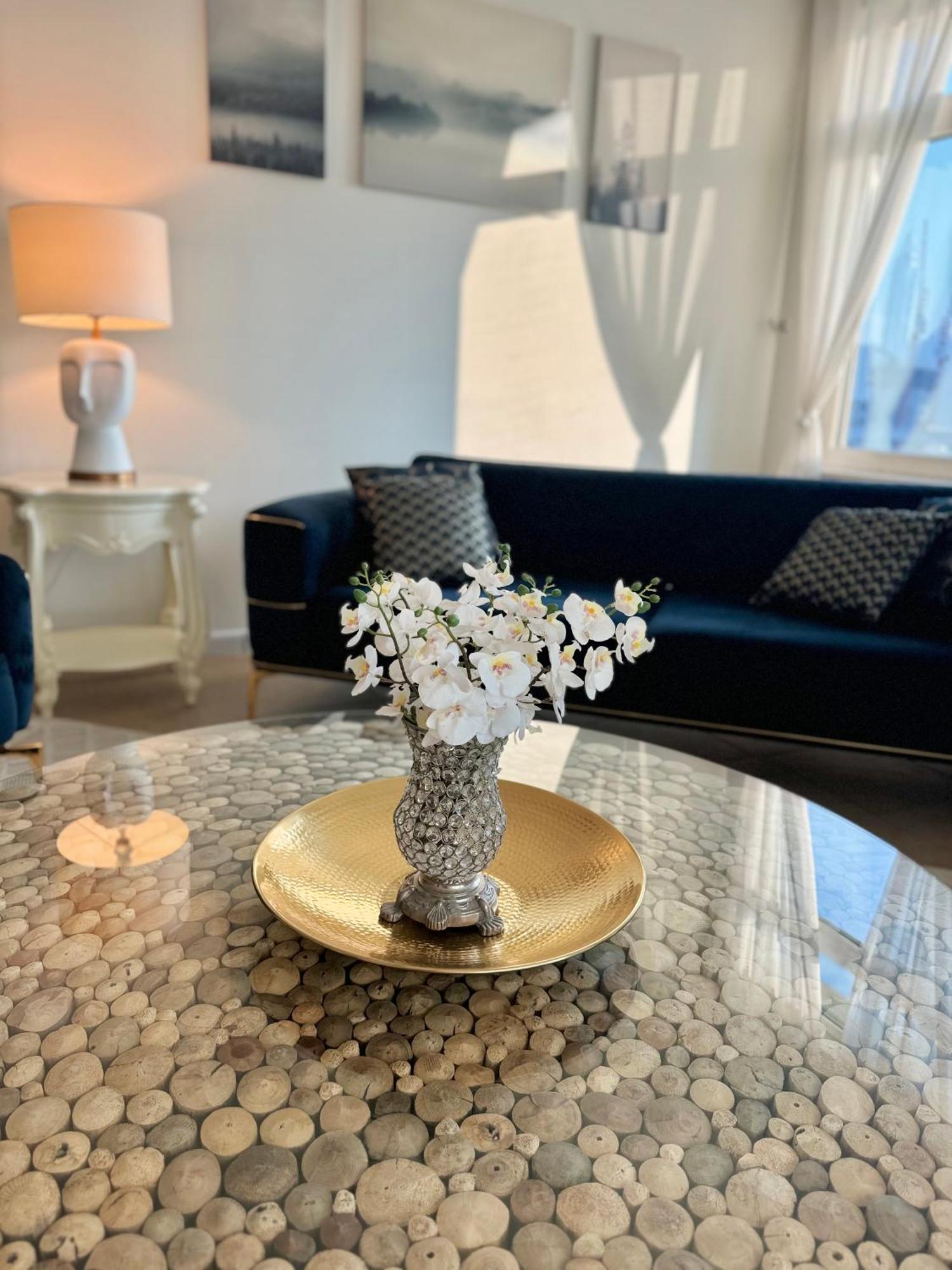 Apartment Luxury - Beachfront - Spacious Shoreline Residences - 5 Star Private Dubai